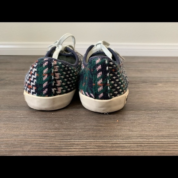 shoes - Picture 3 of 9